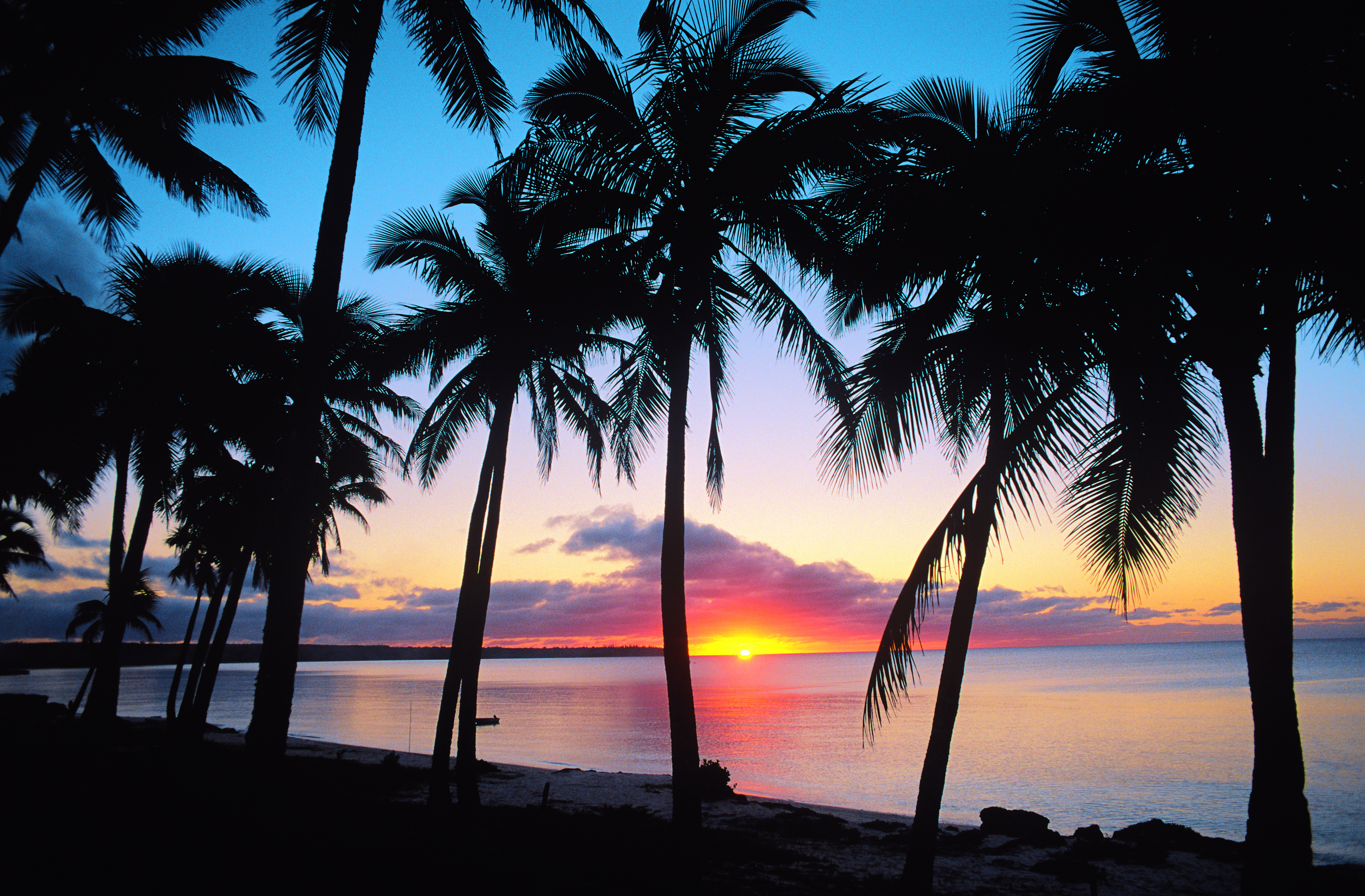 Coucher De Soleil Lifou East West Travel