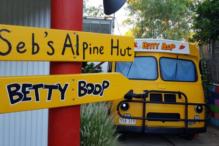 Chambre bus aménagé, Alice's Secret -auberges de jeunesse insolites en Australie