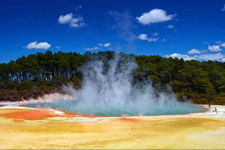 Champagne pool- rotorua - wai-o-tapu